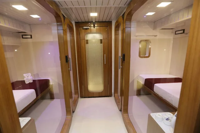 كابينة بزنس بسرير فردي، Oyo 15732 Qubestay Airport 2/2