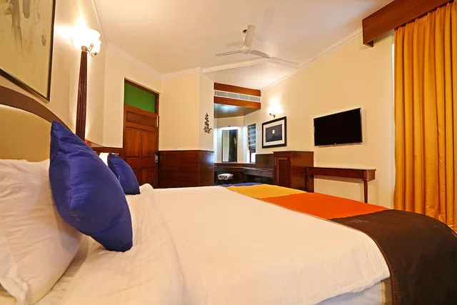 Suite, King Bed, Palace Wing، Welcomheritage Taragarh Palace 1/9