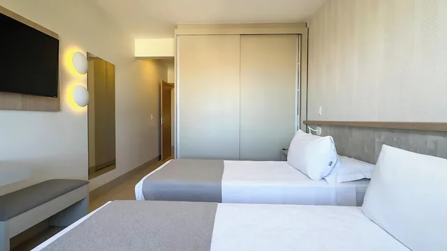 3 Bedrooms, Family, Apartment, 1 Queen and 4 Single Beds, Costao Do Santinho Resort 3/10