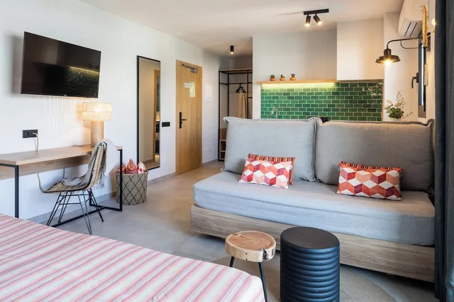 استوديو بثلاثة أسرّة بشرفة، Casita Blanca Apartments - Adult Only 3/4