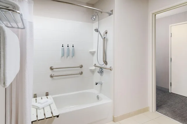 غرفة بسرير مزدوج لذوي الإعاقة، Courtyard by Marriott Roseville Galleria Mall/Creekside Ridge Drive 5/5