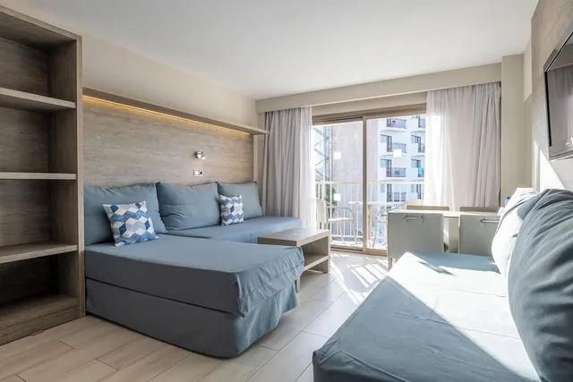 Apartment, Quintuple, Twin Beds, 2 Sofa، Leonardo Royal Hotel Mallorca Palmanova Bay 1/8