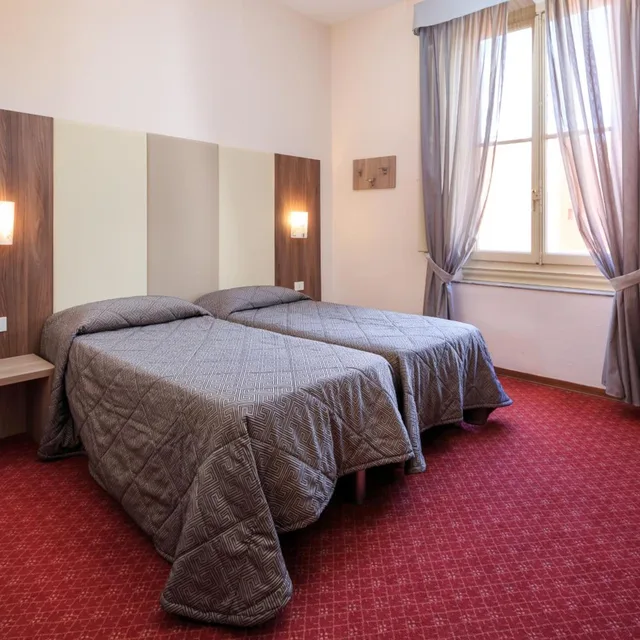 غرفة اقتصادية ثلاثية، Hotel Arno Bellariva 4/8