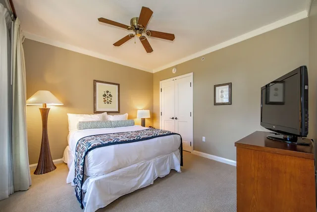 1 Bedroom, King Bed, Resort View, 2 Sofa, Den, OUTRIGGER Honua Kai Resort & Spa 4/9