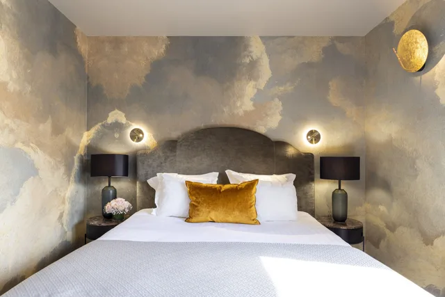 Romantic, Double Bed, Balcony, Hotel Residence Foch 2/6