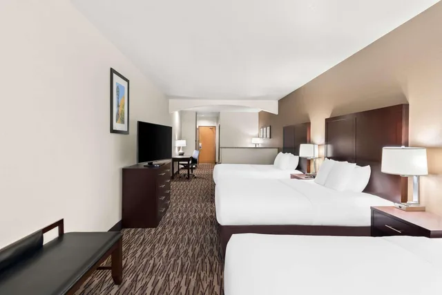 جناح بسريرين كوين، Comfort Suites Portland Airport 2/5