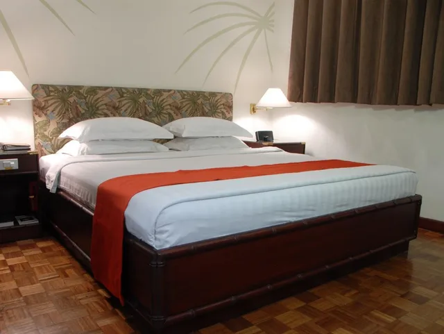 غرفة قياسية بسرير كينج، Oasis Hotel 1/2