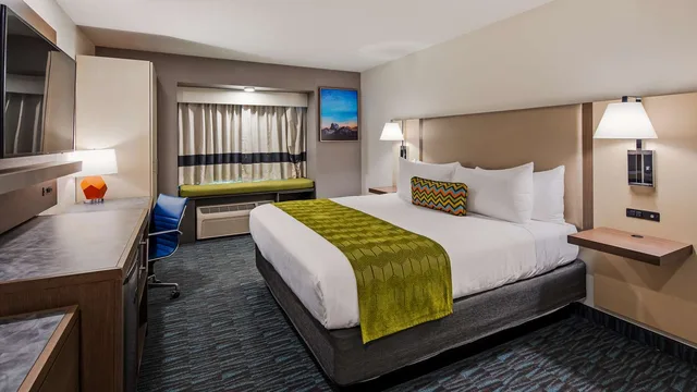 غرفة بسرير كينج، Best Western Plus Yuma Foothills Inn & Suites 1/4
