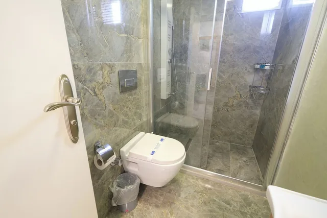 غرفة عائلية رباعية بسرير مزدوج وسرير فردي مع أريكة، Loren Hotel Suites 10/10
