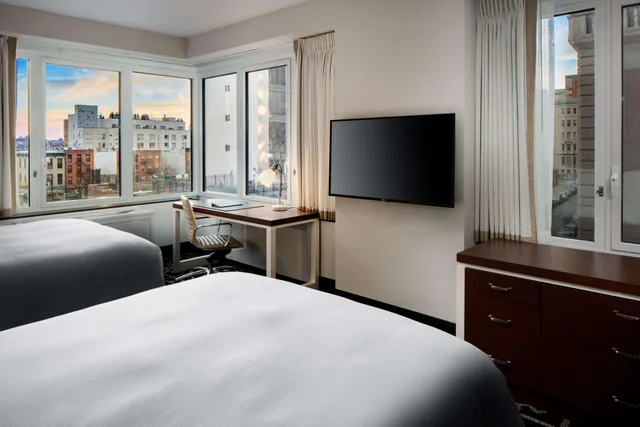 غرفة ديلوكس بسرير كوين، Hilton Brooklyn New York 2/3