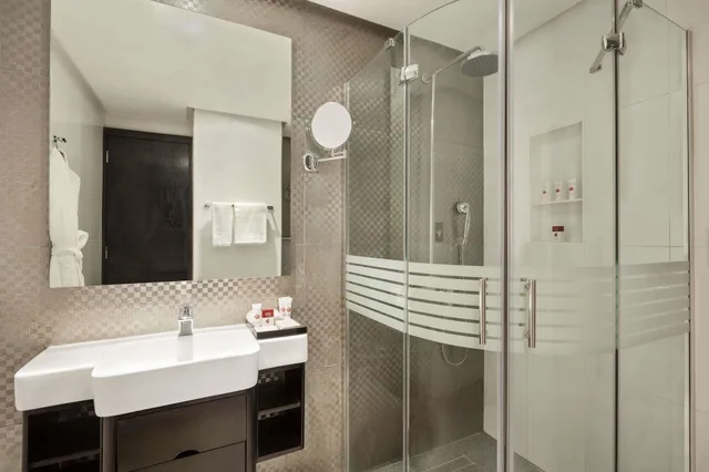 جناح كلوب بسرير كينج بغرفتي نوم، Wyndham Garden Manama 6/7