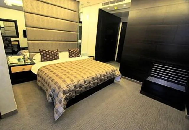 غرفة قياسية بسرير كينج، Elite Hotel & Spa Beirut 1/2