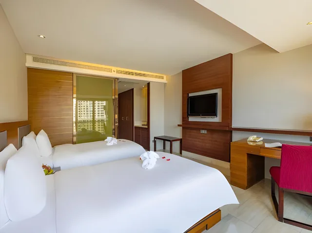 Light, Luxury, 2 Beds, Sanya Phoenix Waterside Gloria Resort Sanya 1/2