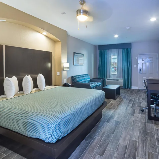 جناح سوبيريور بسرير كينج، Econo Lodge Inn and Suites Houston NW-Cy-Fair 2/9