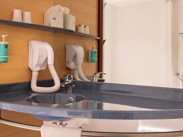 جناح عائلي بسرير مزدوج وسريرين منفصلين، Novotel Suites Marseille Centre Euromed 6/7