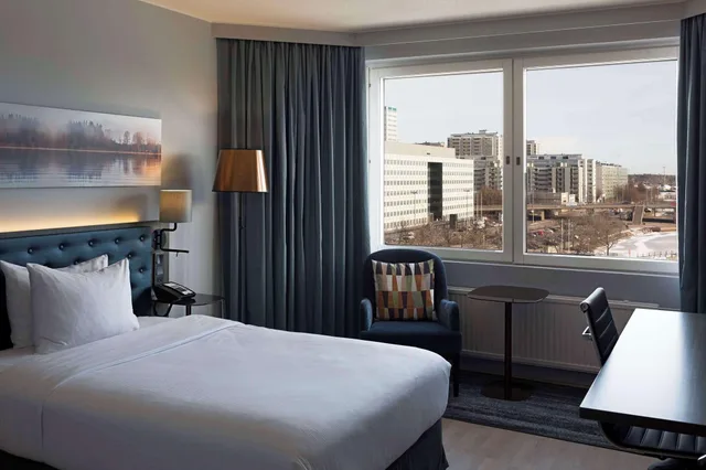 غرفة تنفيذية بسرير مزدوج بإطلالة على البحر، Hilton Helsinki Strand 1/4