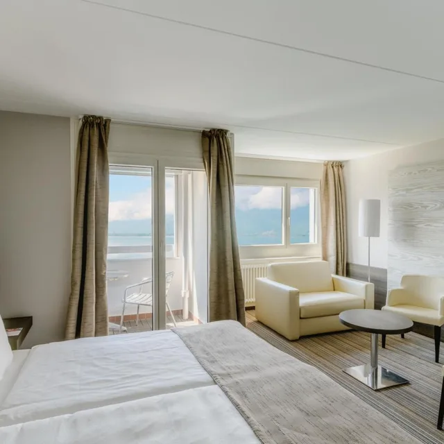 Classy, Junior Suite, Lake View, Sofa, Balcony، Hotel Mona 2/5