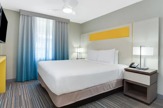3 Bedrooms, Family Suite, 2 King Beds, Bunk Bed, Accessible, Holiday Inn Resort Orlando Suites - Waterpark 5/10