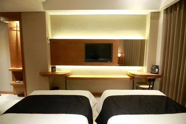 Star, Single, Queen Bed، Yellow Star Ambarukmo Hotel 10/10