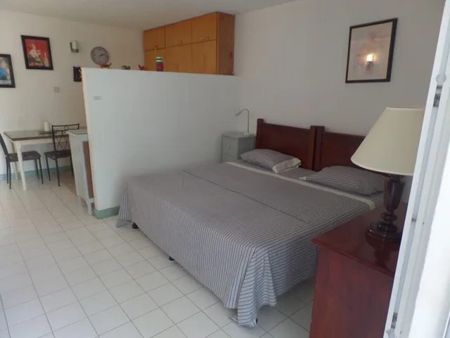 شقة كومفورت بسرير كوين بإطلالة على البحر، Garden Beach Studios At Montego Bay Club 1/5