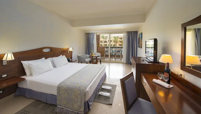 غرفة قياسية بسريرين منفصلين بإطلالة على المسبح، Stella Gardens Resort & Spa 4/10