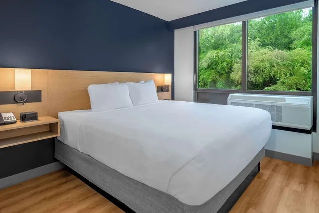 غرفة بسرير كينج، Hyatt Place Mystic 1/11
