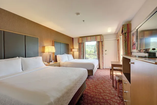 غرفة كلاسيكية بسريرين كوين بشرفة، Holiday Inn Express Roseburg 5/10