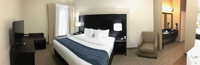 جناح بسرير كينج بجاكوزي لذوي الإعاقة، Comfort Inn & Suites Atlanta/Smyrna 1/7