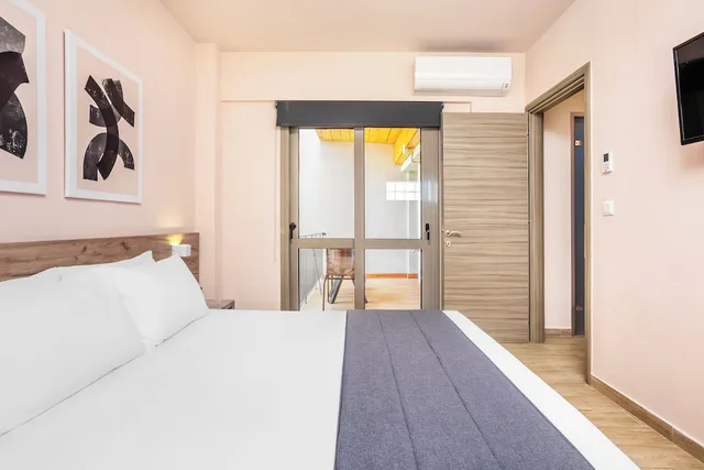 جناح عائلي بسريرين كوين بغرفتي نوم مع أريكة، Hotel Vozina 2/10