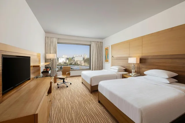 Deluxe, Twin Beds, Courtyard By Marriott Gurugram Downtown 7/10