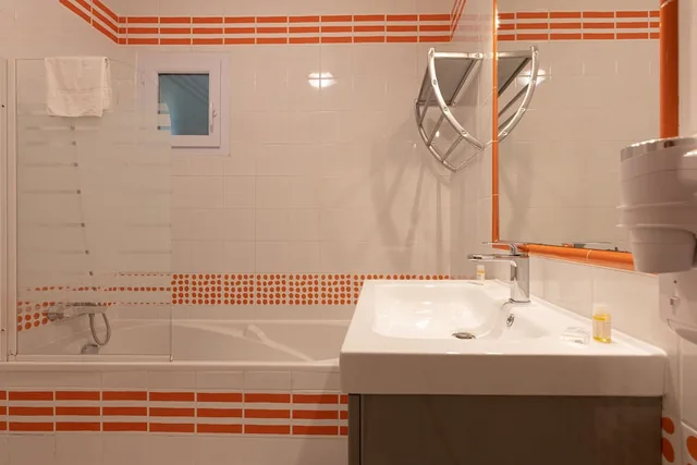 Apartment, Les Collines Iduki 9/10
