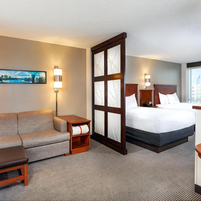 غرفة بسريرين كوين مع أريكة في طابق مرتفع، Hyatt Place Sacramento Roseville 2/5