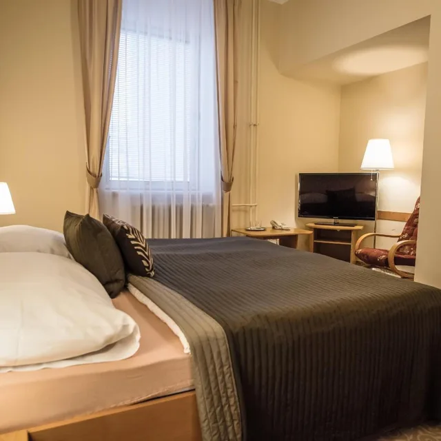 Superior, King Bed, Hotel City Bell 1/9