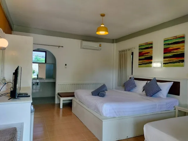 Bungalow, 1 Queen and 1 Single Bed, Beach Front، Bay Beach Resort 2/10