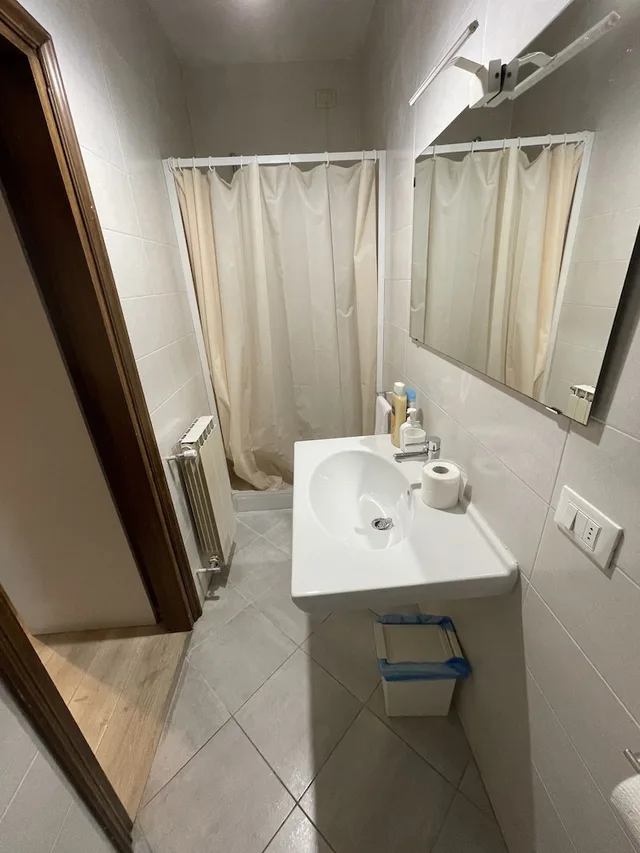 غرفة حصرية ثلاثية بسرير مزدوج وسرير فردي بحمام خاص، Harry's Guest House 7/8