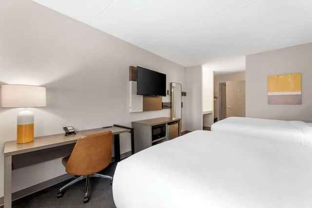 غرفة بسريرين كوين، Comfort Inn & Suites Cuyahoga Falls - Akron 4/5