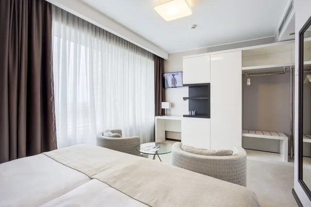 غرفة سوبيريور بسرير كينج بإطلالة على المتنزه بغرفة نوم واحدة، Heritage Hotel 5/7