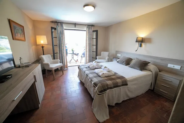 غرفة بسريرين منفصلين بشرفة بإطلالة، Hotel Villa De Grazalema 2/10