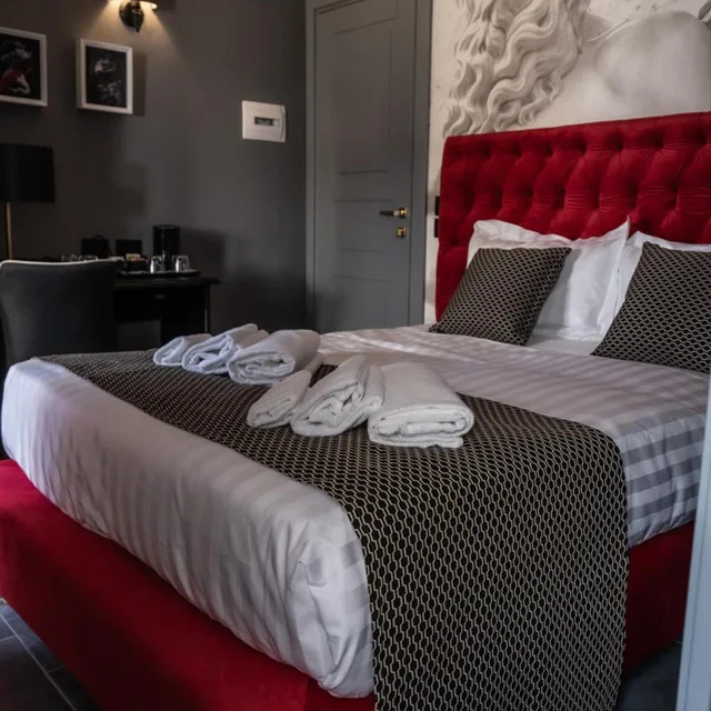 غرفة بسرير مزدوج بشرفة، Relais Manzoni 2/7