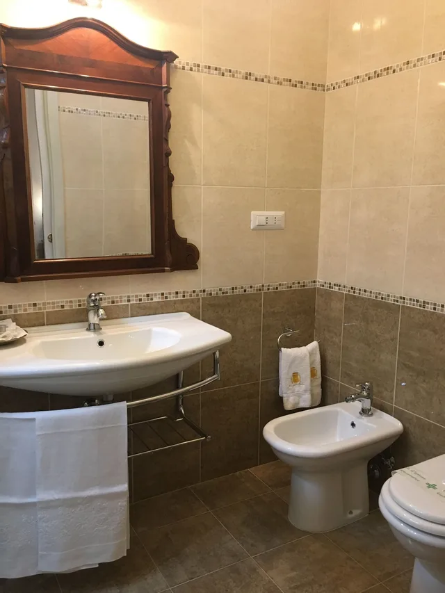 غرفة رباعية بسرير كوين وسرير بطابقين، Palazzo De Castro 7/10