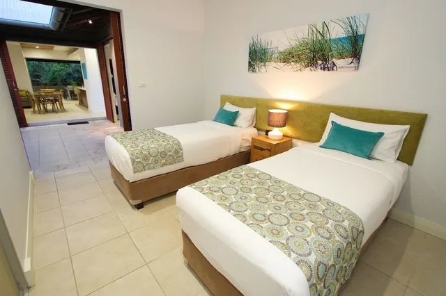 2 Bedrooms, Beach House, Apartment, Twin Beds, King Bed، Sandcastles 1770 Motel Resort 4/10