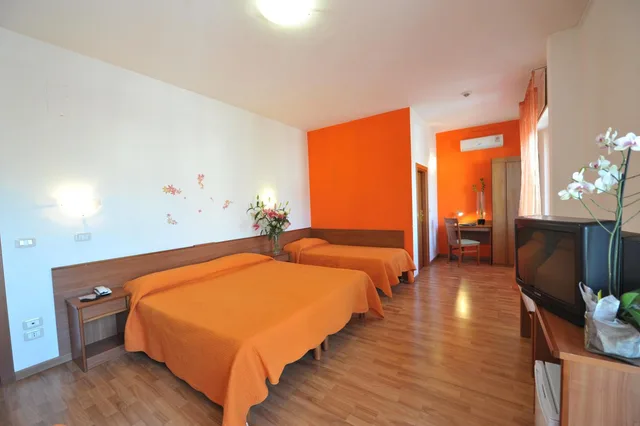 غرفة رباعية، Astor Hotel Perugia 7/9