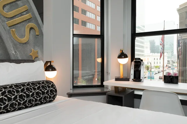 جناح بسرير كينج، Hotel Indigo St. Louis - Downtown 1/1