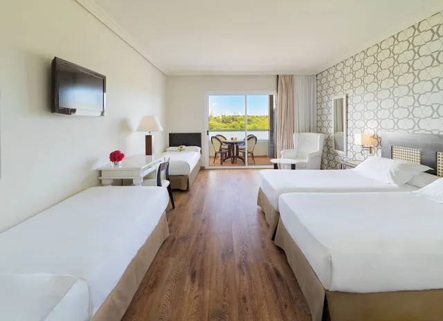 Family, 1 Double and 3 Single Beds، H10 Salauris Palace 1/3