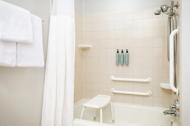 Room, Multiple Beds, Courtyard By Marriott el Paso Airport 6/7