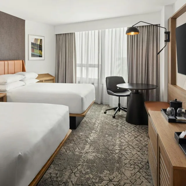 Room, 2 Double Beds, Club Lounge Access, Club Floor، Sheraton Minneapolis Downtown Convention Center 1/4