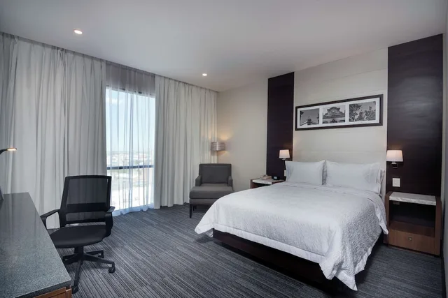Studio, Queen Bed, Accessible, Hampton Inn And Suites San Luis Potosi Slp 5/7