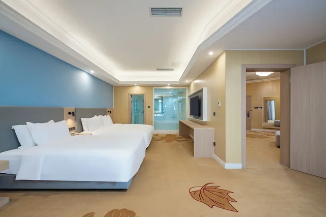 1 Bedroom, Suite, 1 King and 1 Single Beds, Holiday Inn Express Chengdu Tianfu Square an IHG Hotel 1/5