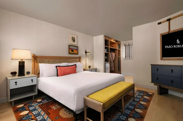 Deluxe, King Bed, Garden Area، Paso Robles Inn 1/1