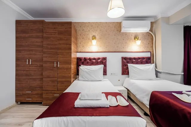 غرفة عائلية بإطلالة على المدينة، Cihangir Palace Hotel 1/10